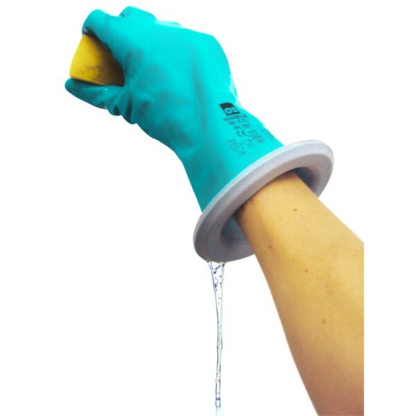 Guanti protettivi GloVac da 0,4 mm in nitrile con salvagoccia in offerta promozionale